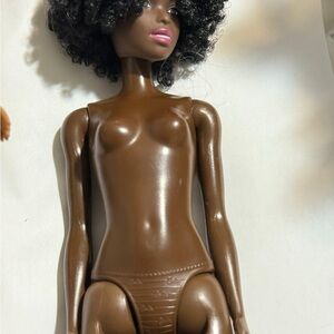 Vintage 1990 Mattel Barbie Doll Dark Brown Skin Tone‎ Curly Hair
